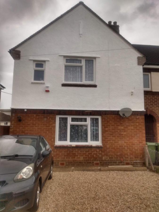 Cheltenham - 3 Bedroom, Parking, Disneyplus 外观 照片